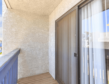 Private patio/balcony